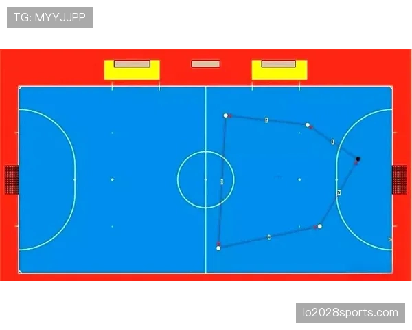 未鸣哨就开任意球，为何不算违规？