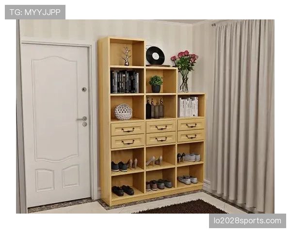 翁泓阳训练一结束就回那种度假式家，鞋柜比我整间屋还大